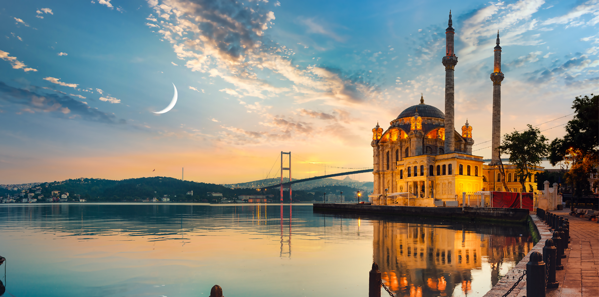 Moschee im Abendlicht bei der VDIV Architekturreise Insight Istanbul